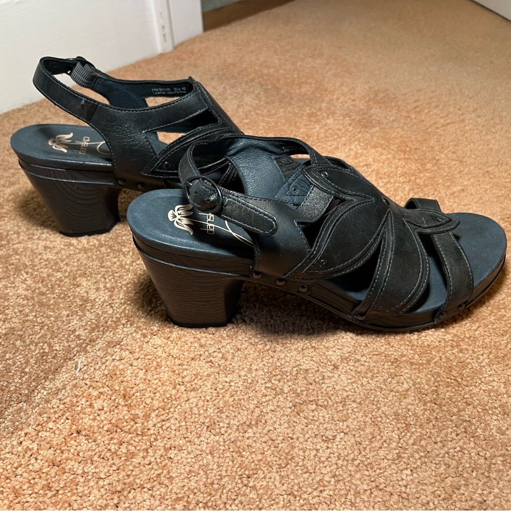 Dansko heels size 10